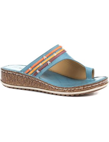 Sandals at hot sale pavers