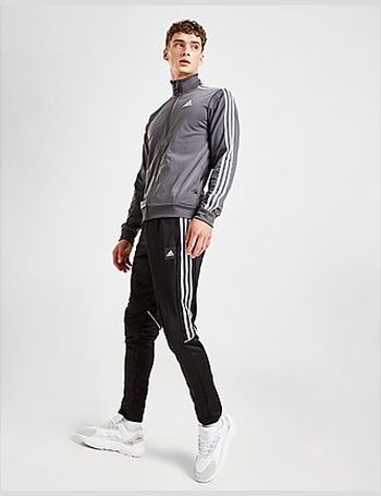 adidas forum footlocker