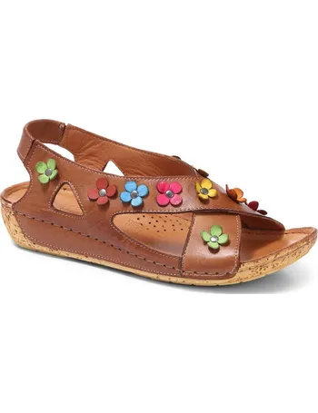 pavers embellished toe post sandals