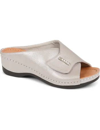 Pavers discount shoes sandals