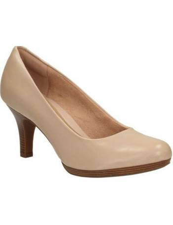 clarks ladies nude shoes