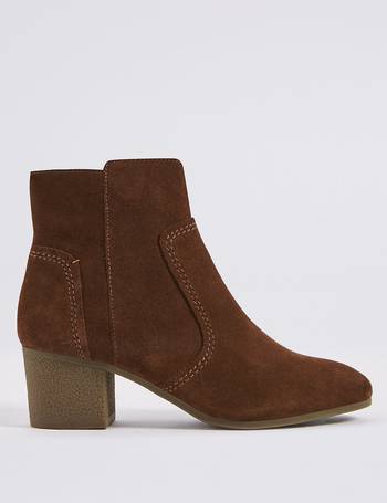 footglove suede ankle boots