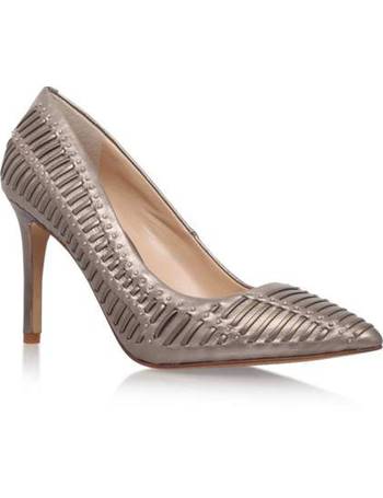 Vince sales camuto sarritah