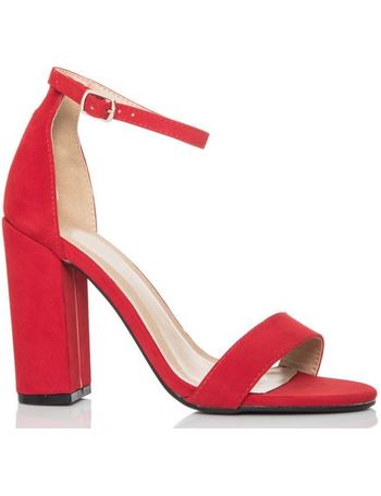 Quiz hot sale red sandals