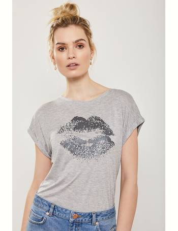 mint velvet lips tee