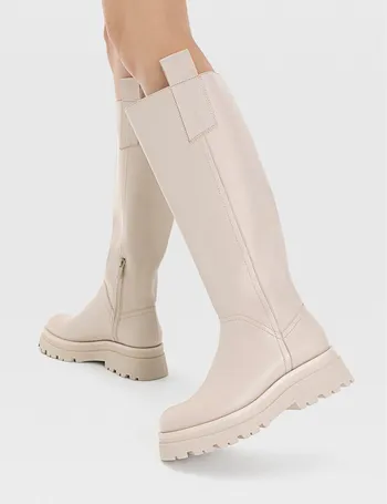 stradivarius boots white