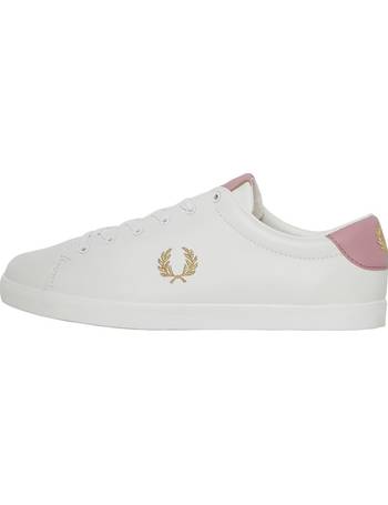 Fred perry lottie leather sales trainer with pink laurel wreath