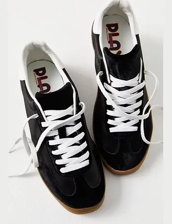 Jeffrey campbell alva deals skull stud sneakers