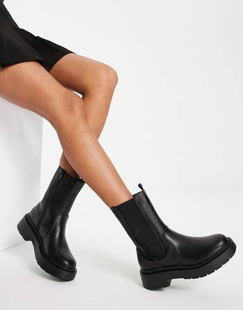 Shop Women's New Look Chelsea Boots to Off |
