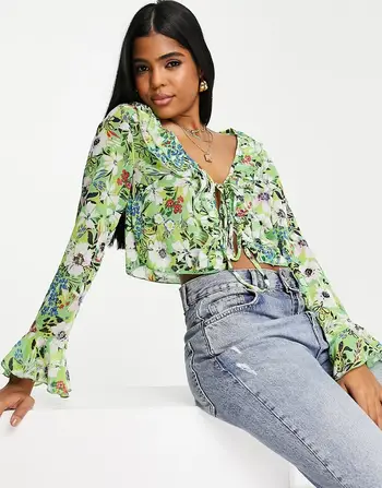 Stradivarius ruffle blouse in floral print