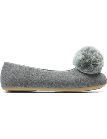 Clarks pom deals pom slippers