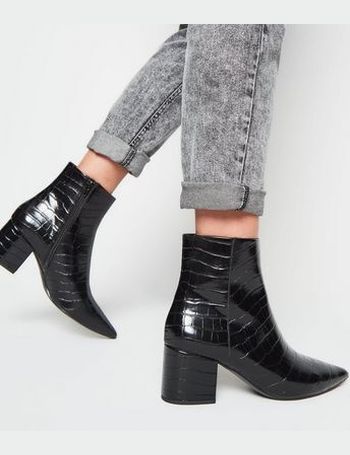 new look pointed block heeled boots in black croc