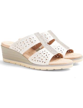 Cushion walk cheap diamante sandals