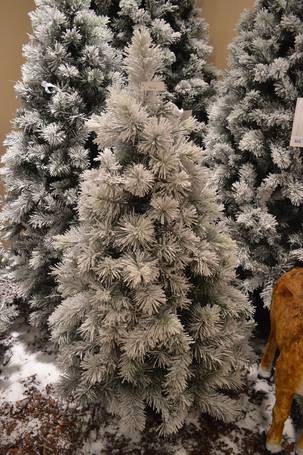 240cm Snowy Toronto Pine Artificial Christmas Tree in Green with 791 tips 8ft 