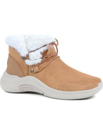 Pavers sales skechers boots