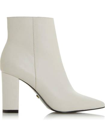 white boots dune