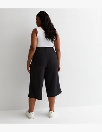 Shop Women's New Look Cropped Trousers up to 75% Off