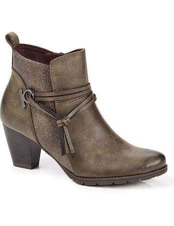 pavers tan ankle boots