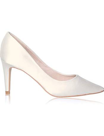 simply be court shoes