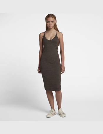 Snel Gevoelig voor volgorde Shop Nike Women's Beach Dresses | DealDoodle