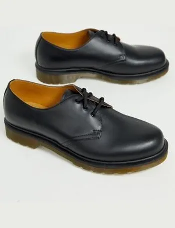 dr martens henton ghillie shoes in black smooth