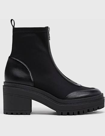 stradivarius zip front chelsea boots in ecru