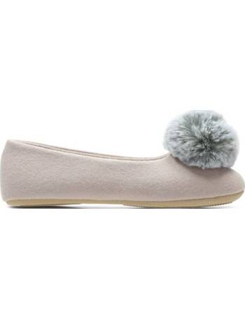 clarks cozily warm slippers