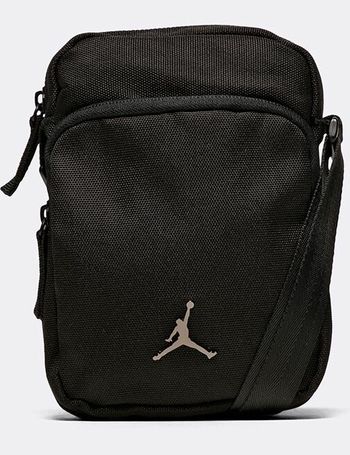 Shop Footasylum Men's Crossbody Bags up to 85% Off | DealDoodle