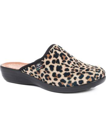 pavers leopard print slippers