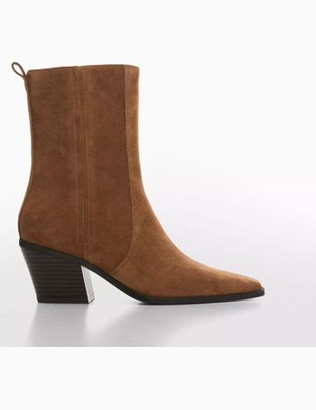 Leather ankle boots with ankle zip closure