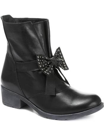 pavers ankle boots with bow