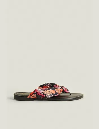 Oasis flower best sale flip flops