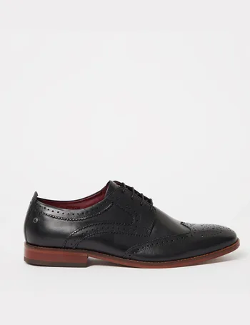 base motif brogues