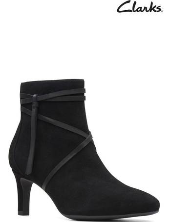 Clarks calla hot sale aster boots