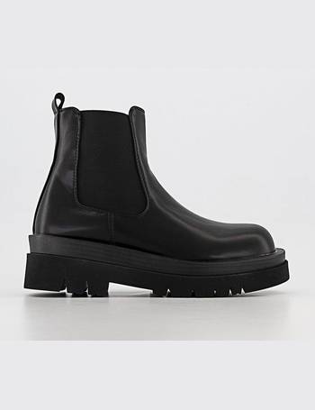 Raid apple black hot sale studded chelsea boots