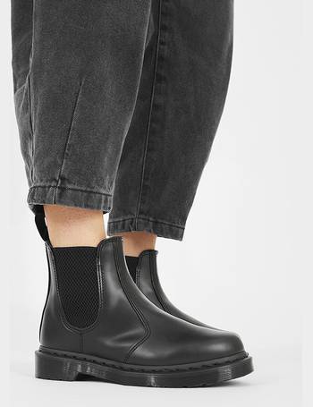 dr martens 2976 alyson black leather snowgrip flat chelsea boots