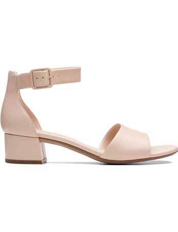 clarks women's sandals with heels