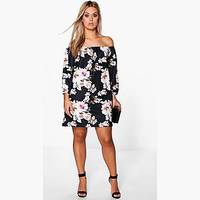Women's Plus Size Dresses from Boohoo