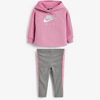 Nike Girls Outfits