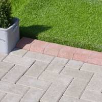 Bradstone Decor and Landscaping