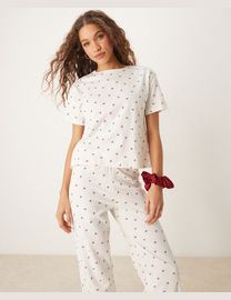 Shop Womens Pyjama Sets from New Look up to 90 Off DealDoodle