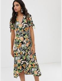 Shop Women s Miss Selfridge Black Wrap Dresses up to 60 Off DealDoodle