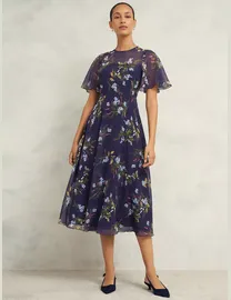 Shop Hobbs Women s Wedding Guest Dresses up to 75 Off DealDoodle