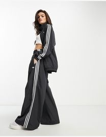 Adidas originals adicolor three stripe wide leg trousers in black sale