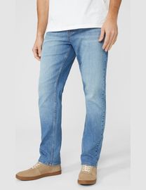 Shop Mantaray Men s Straight Jeans up to 70 Off DealDoodle