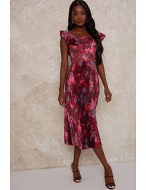 Shop Chi Chi London Women s Burgundy Dresses up to 75 Off DealDoodle